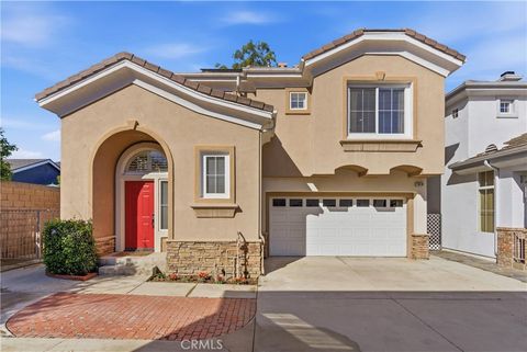 Photo of 7814 Orchid Dr, Huntington Beach, CA 92648 (MLS # OC26062580)