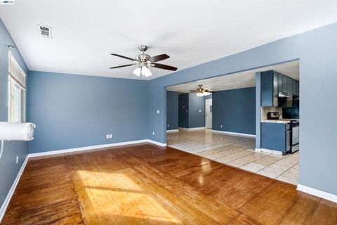 Tiny photo for 2800 2800 Bateman Ln Ln, Modesto, CA 95354 (MLS # 41126310)