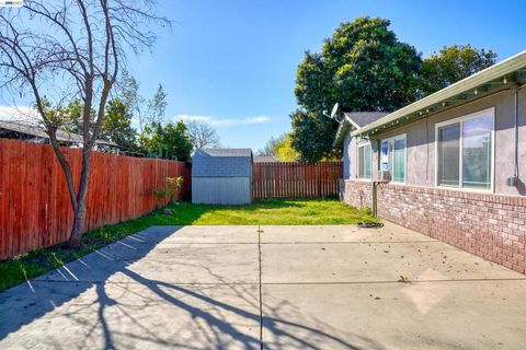 Tiny photo for 2800 2800 Bateman Ln Ln, Modesto, CA 95354 (MLS # 41126310)