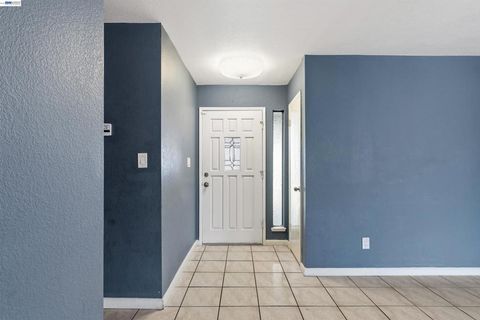 Tiny photo for 2800 2800 Bateman Ln Ln, Modesto, CA 95354 (MLS # 41126310)