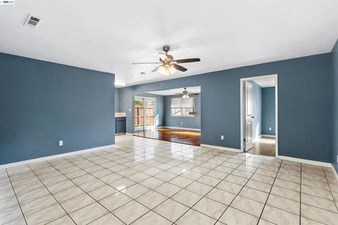 Tiny photo for 2800 2800 Bateman Ln Ln, Modesto, CA 95354 (MLS # 41126310)