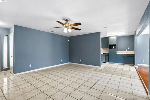 Tiny photo for 2800 2800 Bateman Ln Ln, Modesto, CA 95354 (MLS # 41126310)