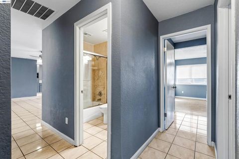 Tiny photo for 2800 2800 Bateman Ln Ln, Modesto, CA 95354 (MLS # 41126310)