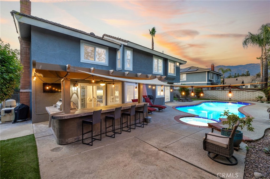 5570 Lakeview Drive