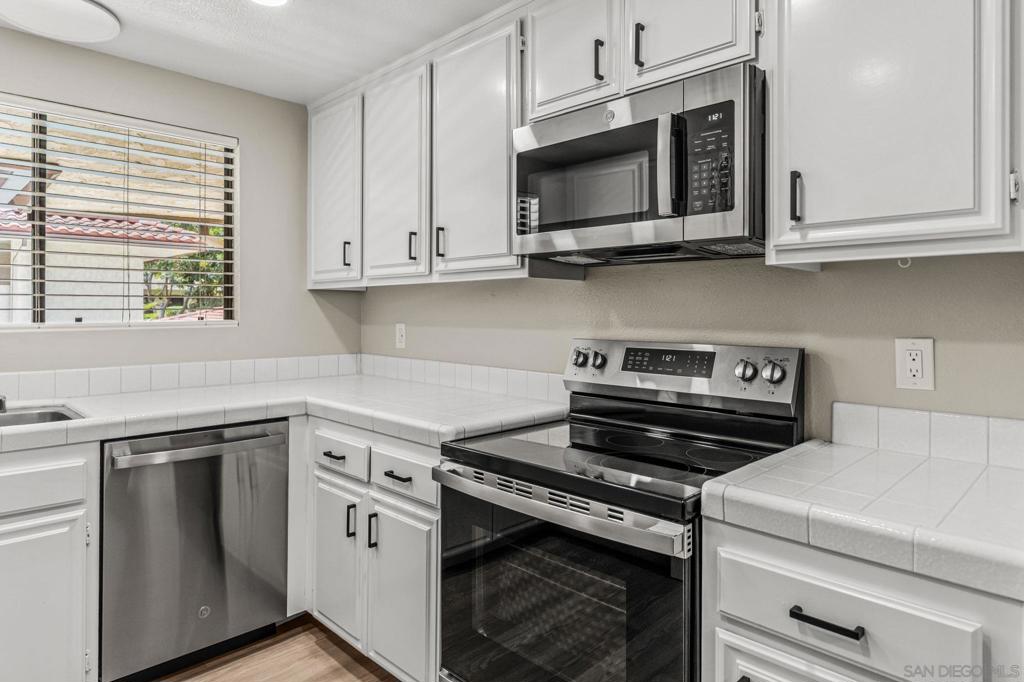 4225 Asher 40