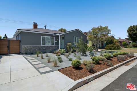 Photo of 4833 Beloit Avenue, Culver City, CA 90230 (MLS # 26874595)