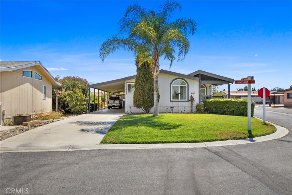 1300 W Menlo Avenue 217