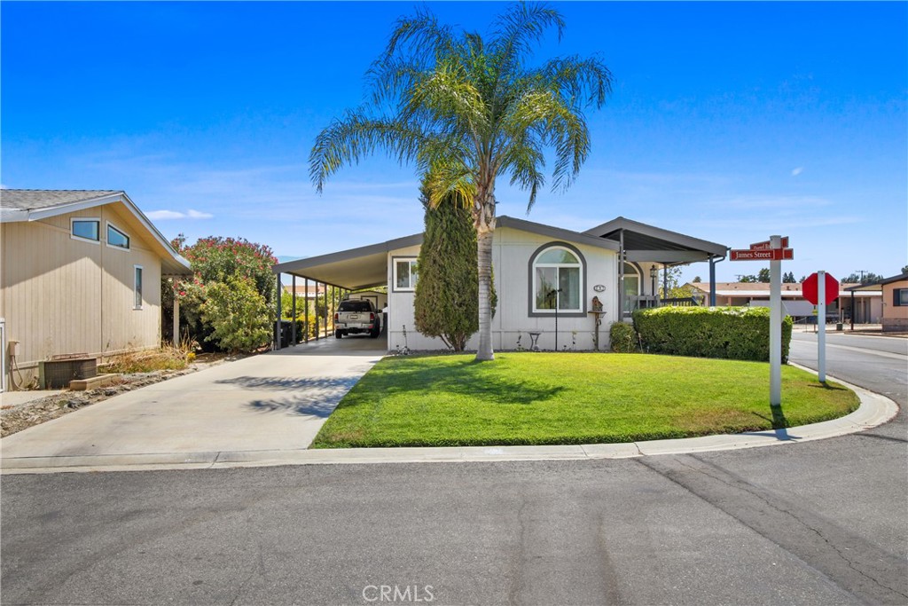 1300 W Menlo Avenue 217