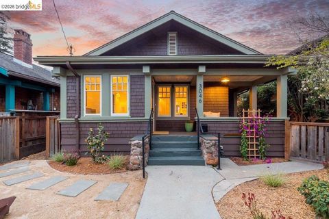 Photo of 3046 3046 Deakin St St, Berkeley, CA 94705 (MLS # 41125897)