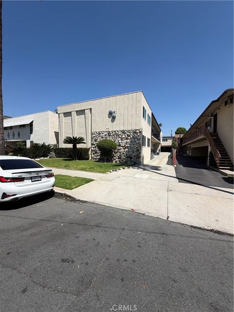 Photo of 124 N Belmont St #3, Glendale, CA 91206 (MLS # BB26085210)