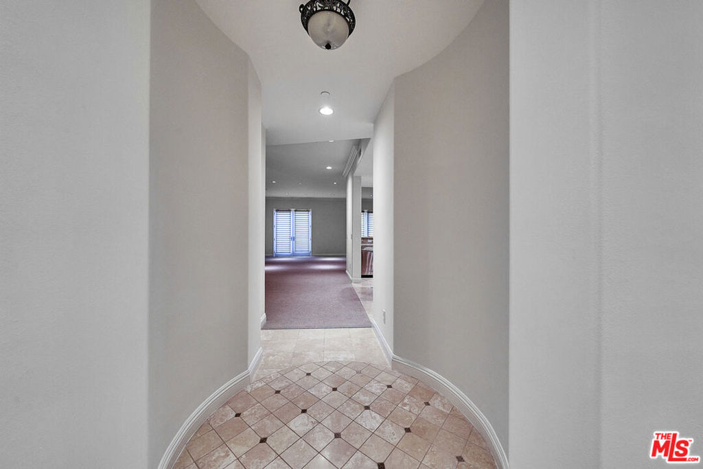 Properties 2 143 N Arnaz Drive 106