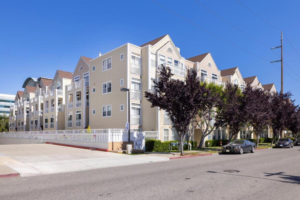 550 Ortega Avenue A214