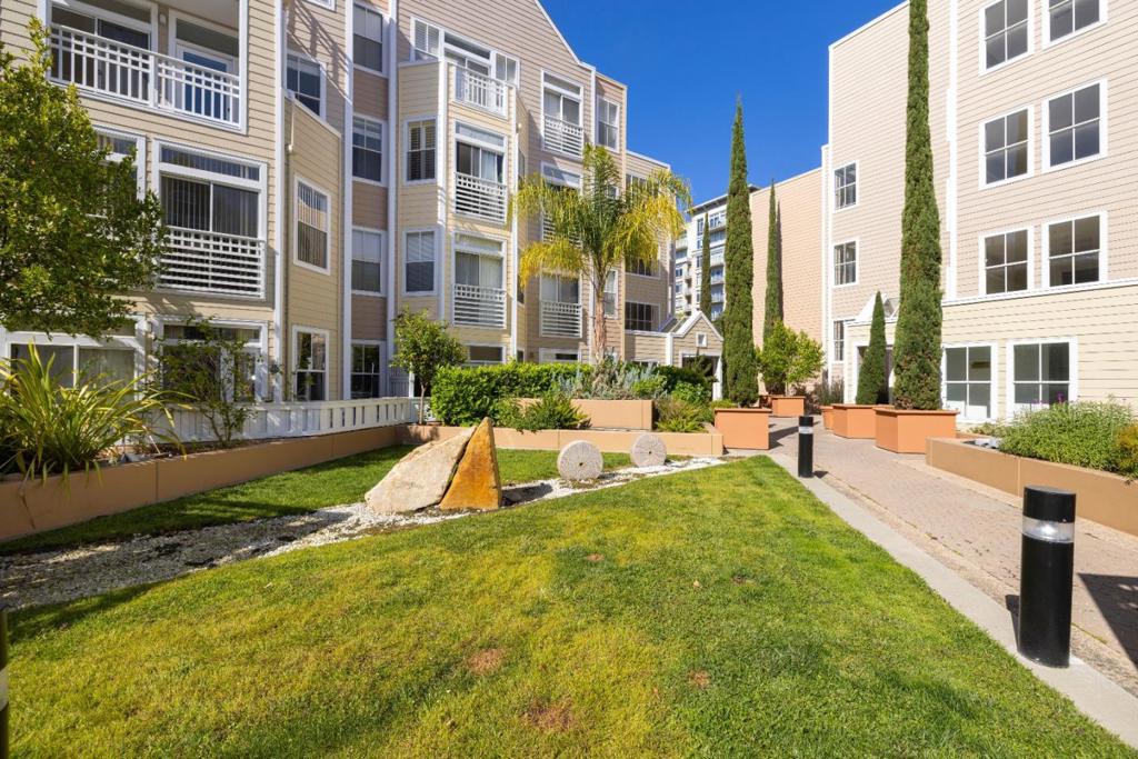 550 Ortega Avenue