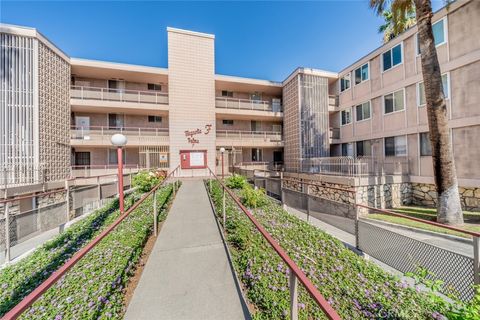 Photo of 6979 Palm Court Ct #319F, Riverside, CA 92506 (MLS # CV25245592) Photo of 6979 Palm Court Ct #319F, Riverside, CA 92506 (MLS # CV25245592)