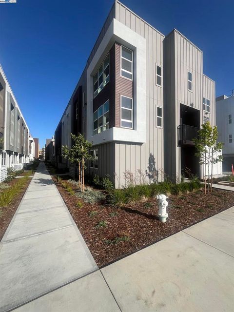 2058 Barnes Wharf Lane Alameda CA 94501