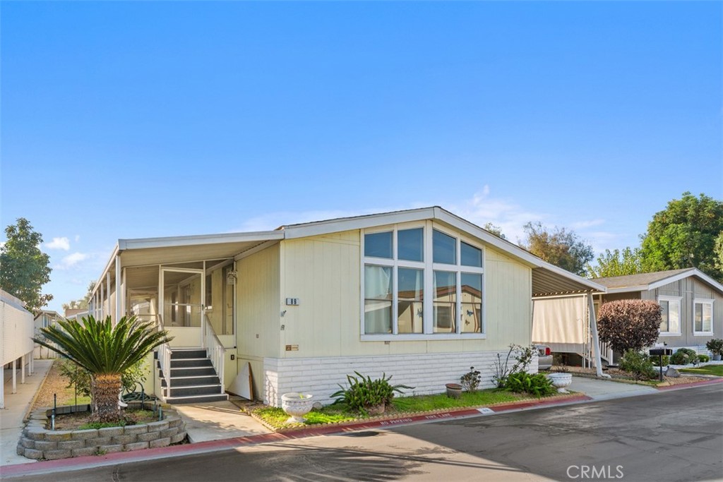 1456 E Philadelphia St Spc 89