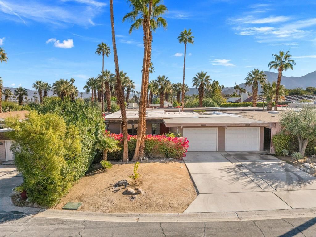 Photo of 46446 Ryway Place, Palm Desert, CA 92260 (MLS # 219139258DA)
