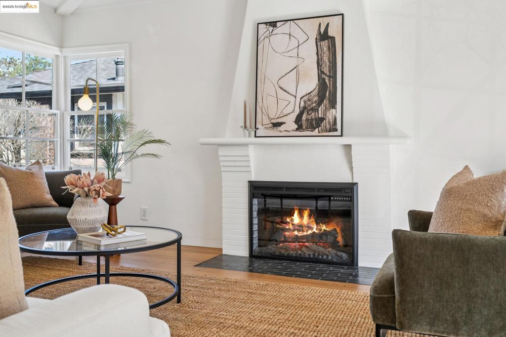 CREEKSIDE - Residential