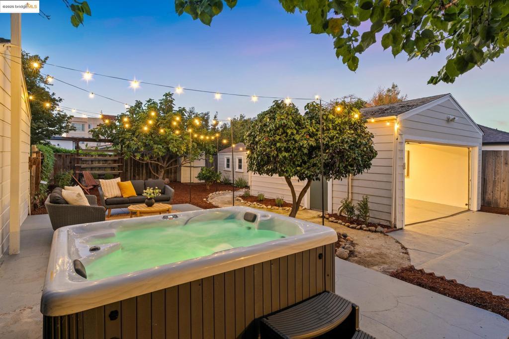 CREEKSIDE - Residential