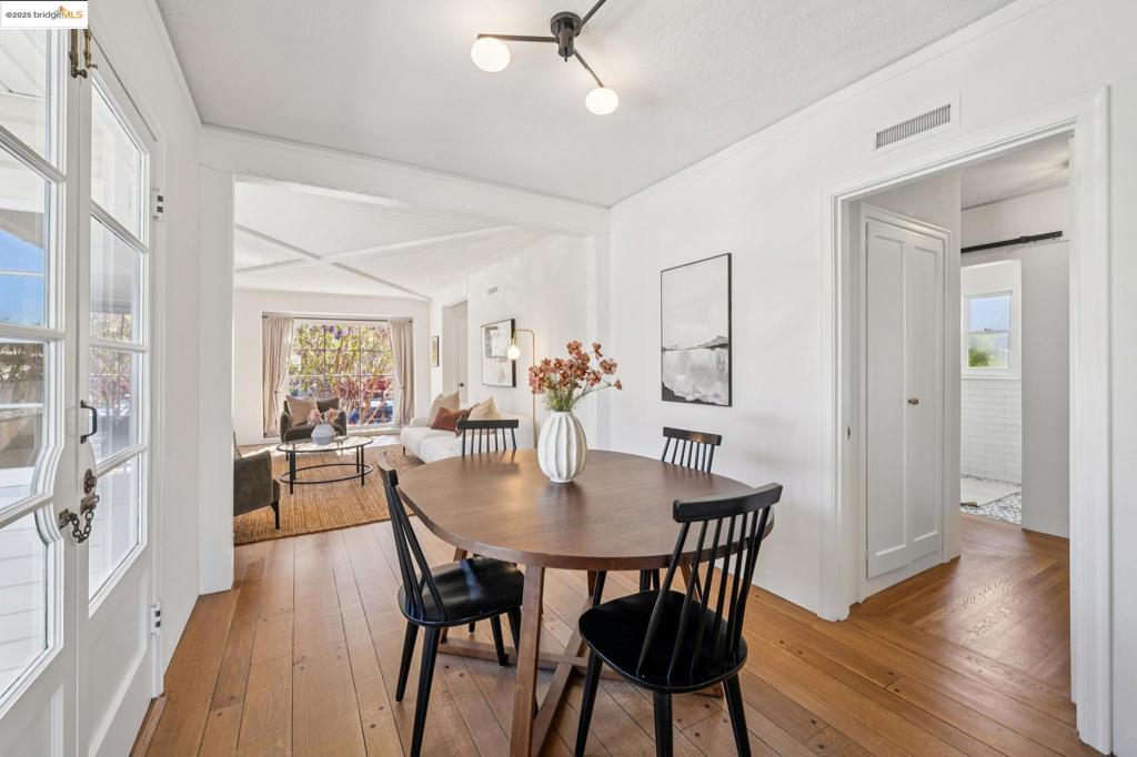 CREEKSIDE - Residential