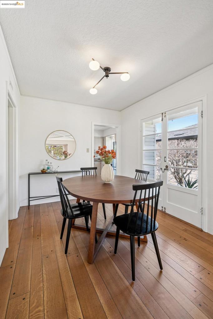 CREEKSIDE - Residential