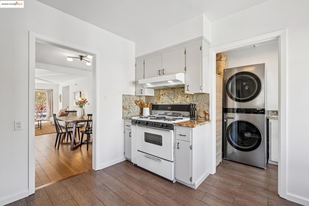 CREEKSIDE - Residential