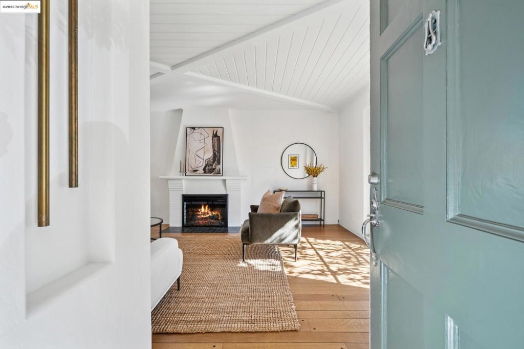 CREEKSIDE - Residential