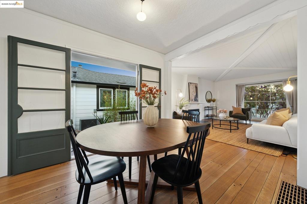 CREEKSIDE - Residential