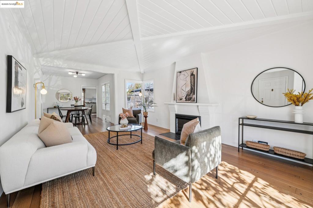 CREEKSIDE - Residential