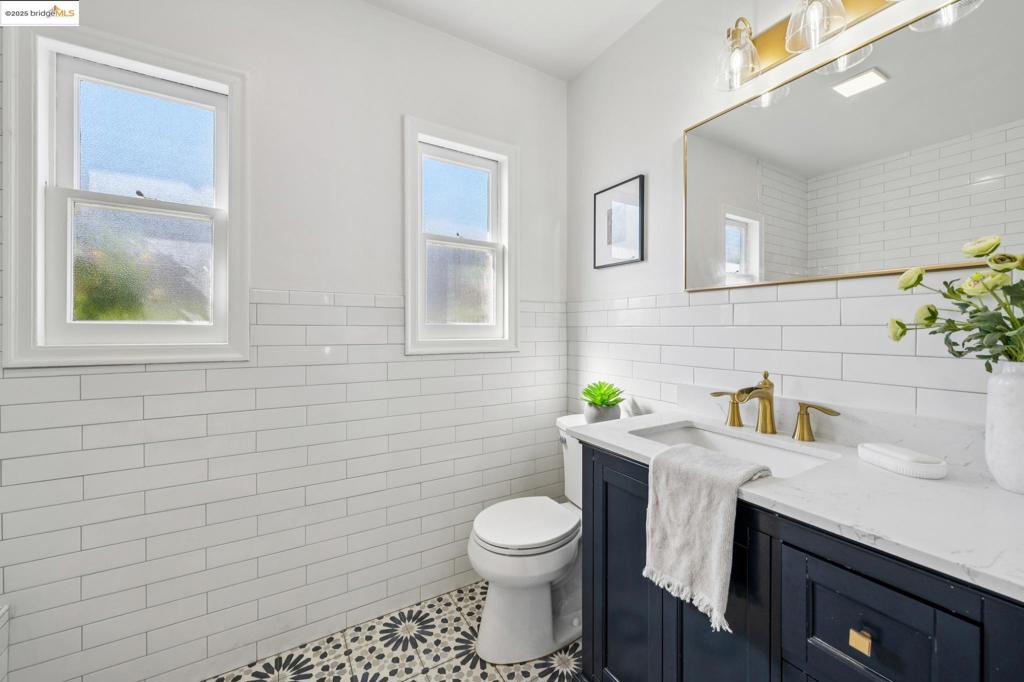 CREEKSIDE - Residential