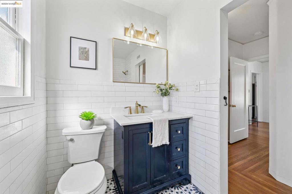 CREEKSIDE - Residential