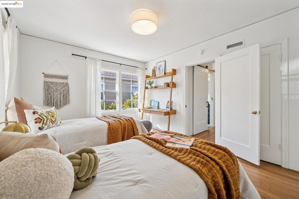 CREEKSIDE - Residential