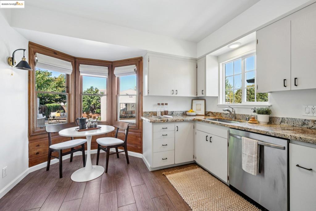 CREEKSIDE - Residential