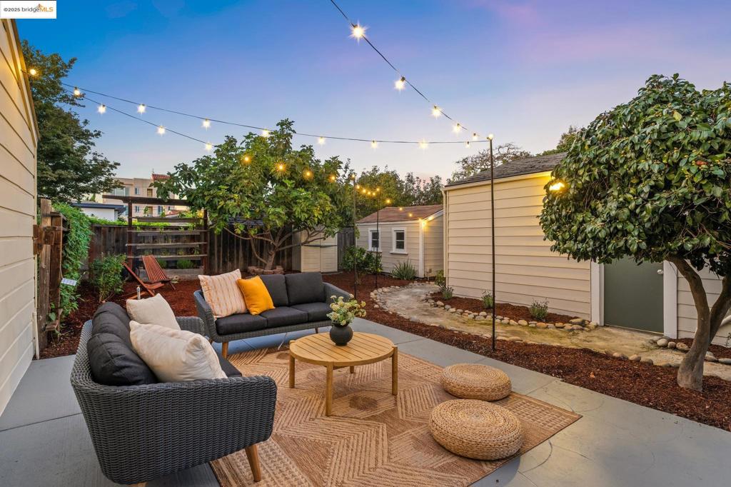 CREEKSIDE - Residential