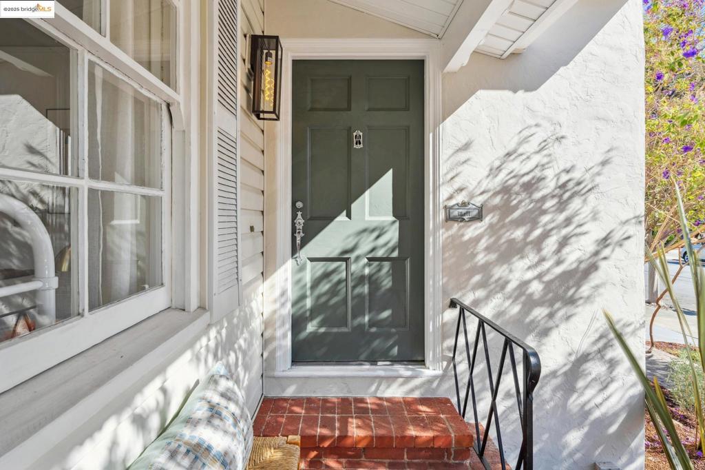 CREEKSIDE - Residential