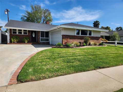 Photo of 5450 Nagle Avenue, Sherman Oaks, CA 91401 (MLS # SR26042779)
