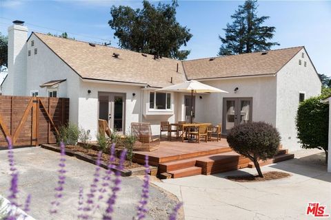 Photo of 3139 Glenrose Avenue, Altadena, CA 91001 (MLS # 25543133) Photo of 3139 Glenrose Avenue, Altadena, CA 91001 (MLS # 25543133)