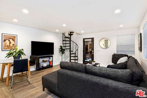 Photo of 717 Huntley Drive, West Hollywood, CA 90069 (MLS # 26638091)
