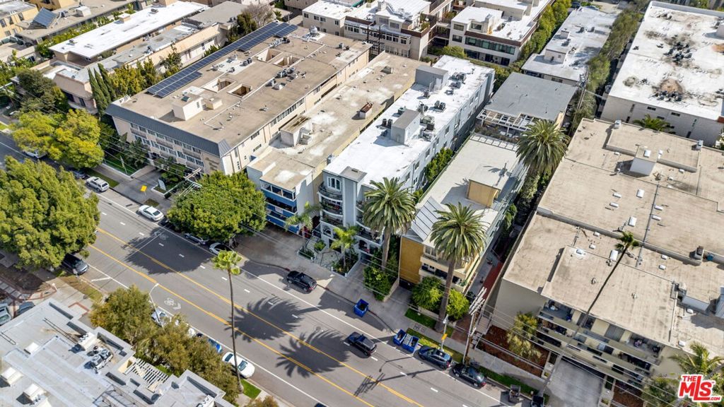 Photo of 11952 Montana Avenue #303, Los Angeles, CA 90049 (MLS # 25631027)