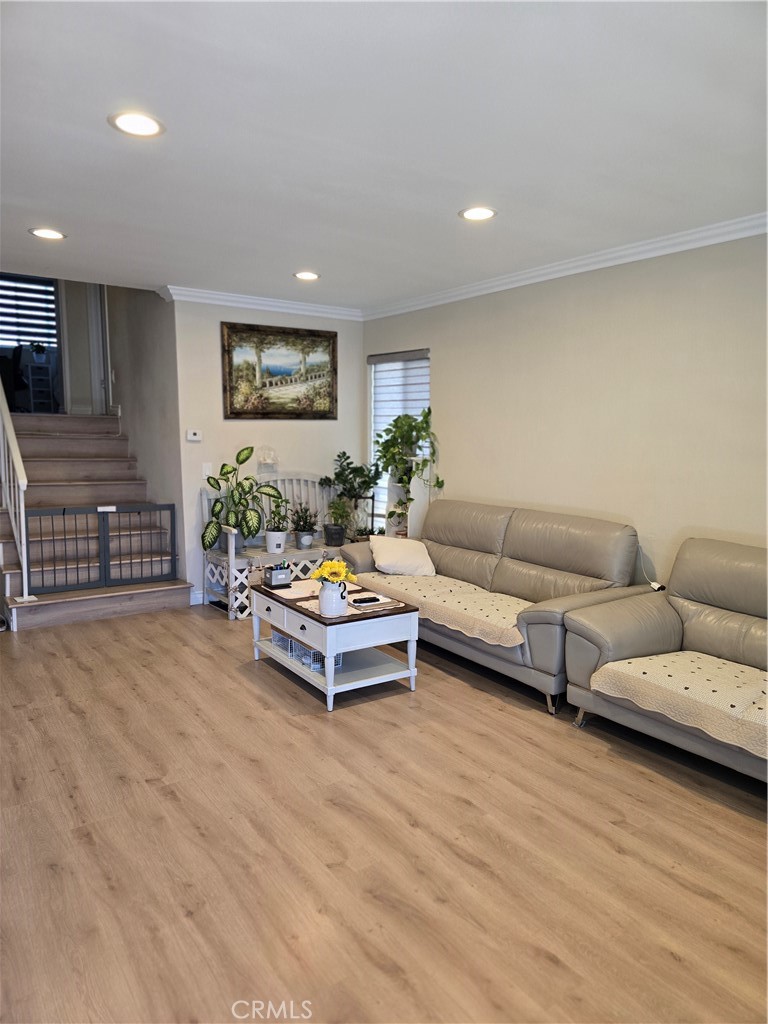 1642 Avenida Selva 75