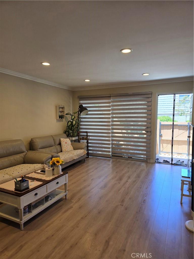 1642 Avenida Selva 75
