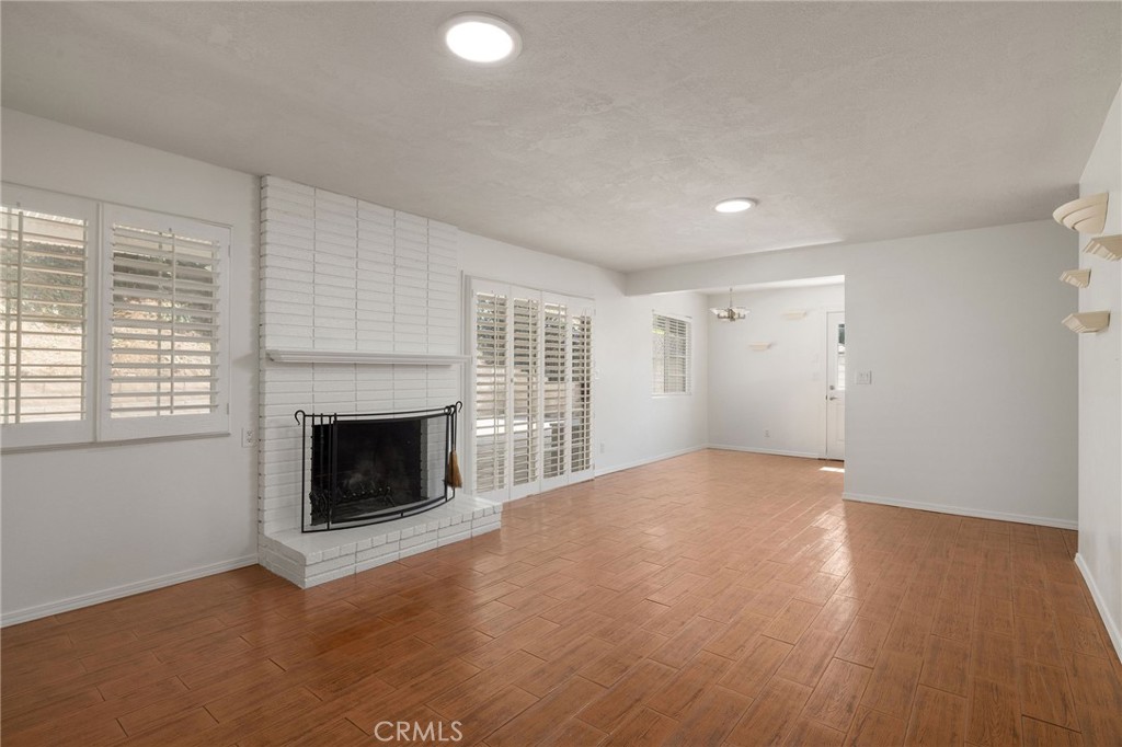 1246 E Baldwin