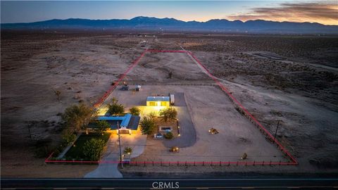 Photo of 18650 E Palmdale Blvd, Palmdale, CA 93591 (MLS # SR25255919)