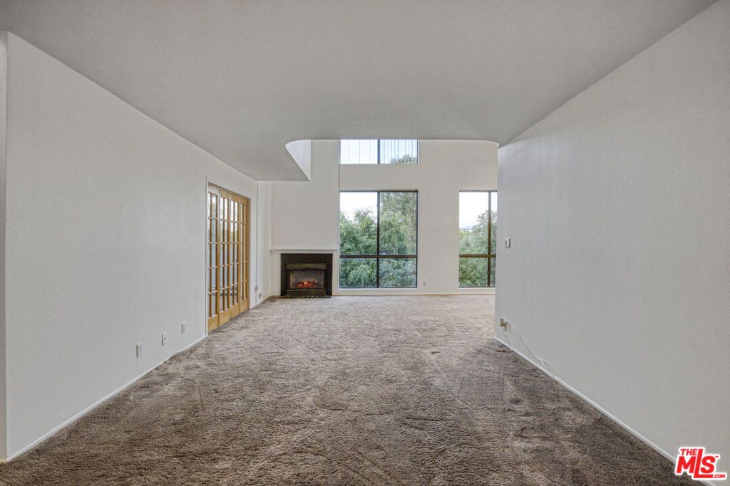 Photo of 13331 Moorpark Street #352, Sherman Oaks, CA 91423 (MLS # 25626081)