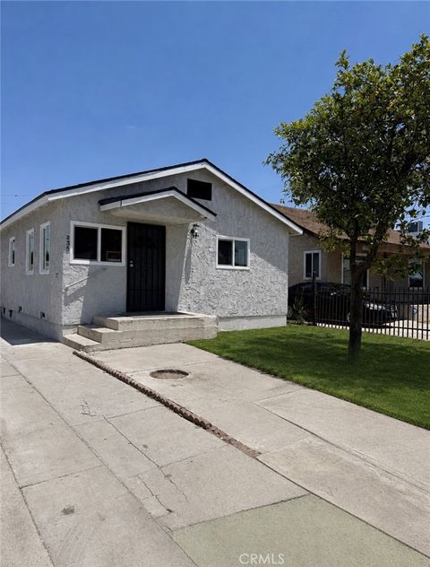 Photo of 233 E 105th ST, Los Angeles, CA 90003 (MLS # DW26146102)