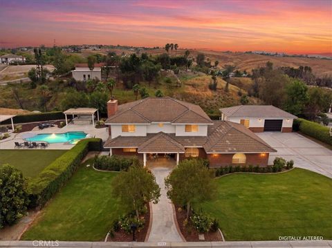 Photo of 1956 Middle Creek Rd, Riverside, CA 92506 (MLS # IV26073520)