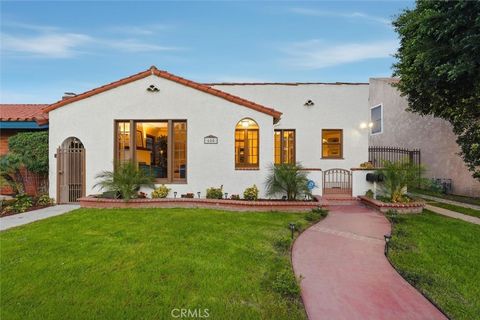 Photo of 650 Roycroft Ave, Long Beach, CA 90814 (MLS # PW26020867)