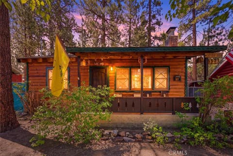 Photo of 328 E Mojave BLVD, Big Bear City, CA 92314 (MLS # IG26167953)