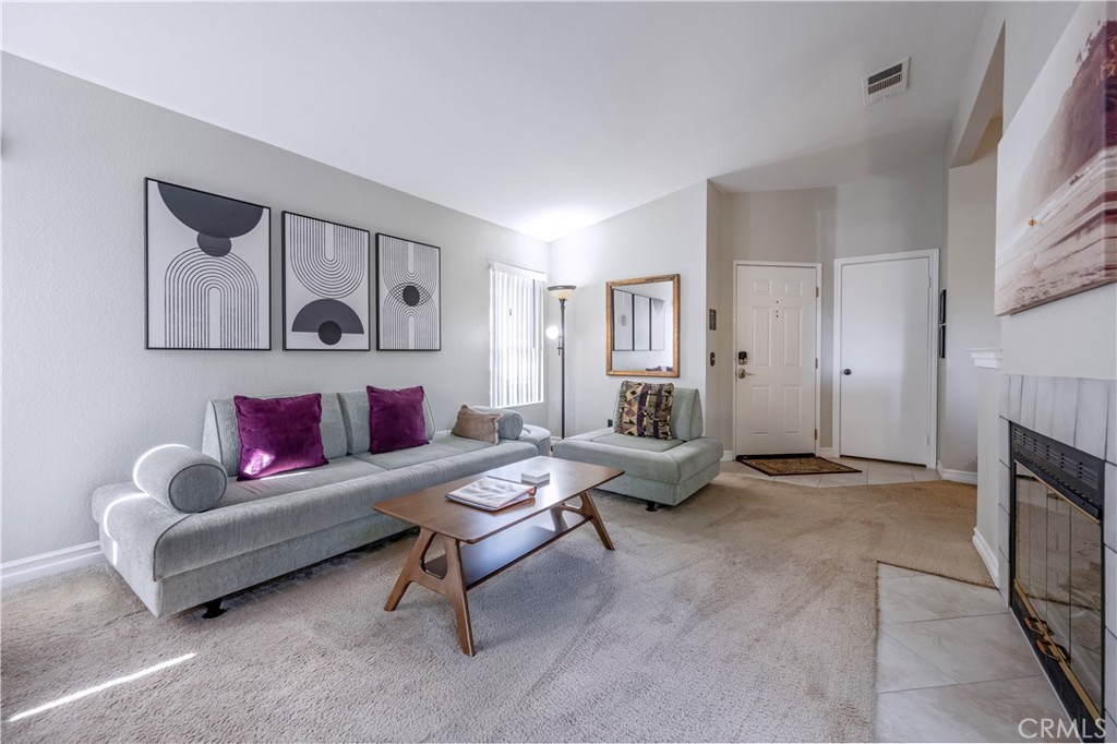 10 Corniche Drive E