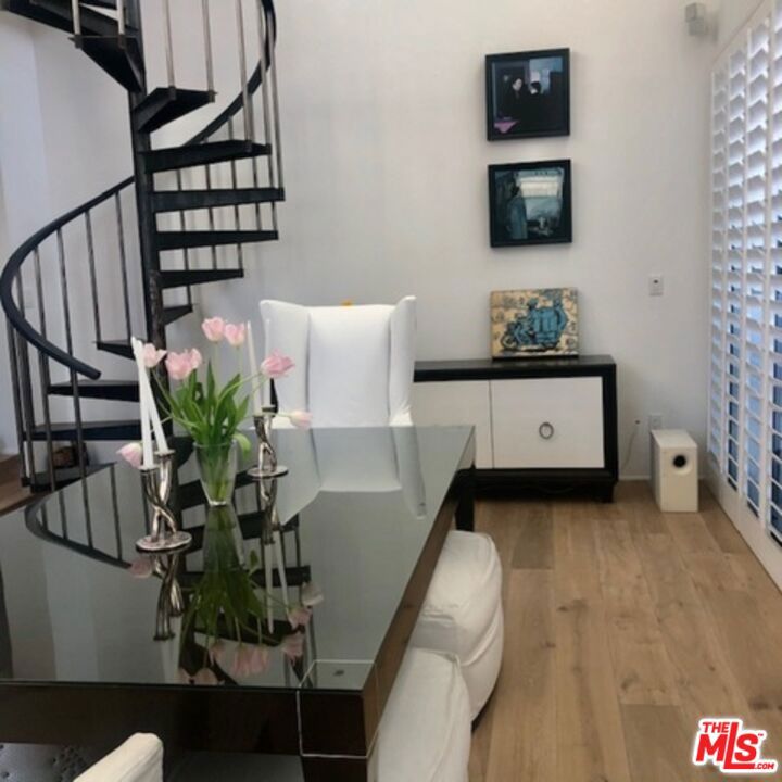 9033 Vista Grande Street 1